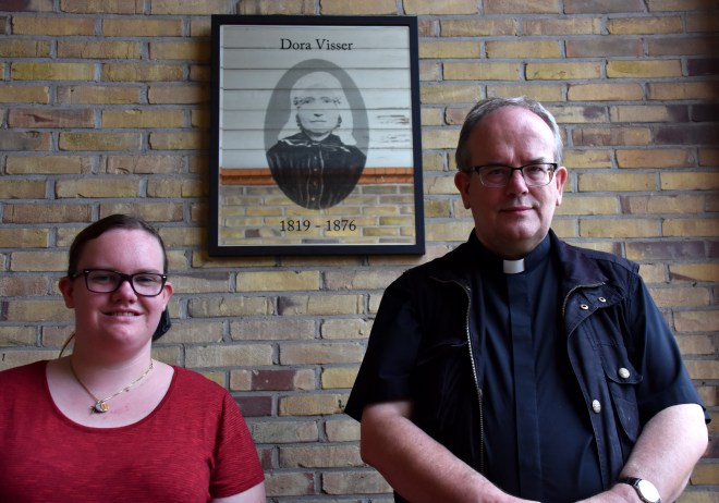 Dora Visser Annelies Marien pastoor Geudens